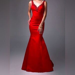 (P2)iNtrigue by Blush, prom dress, size 14 with stones and sequins around